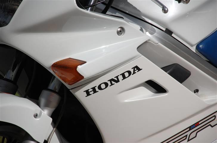 Honda VFR 750 F - RC36/1 SOLGT billede 2