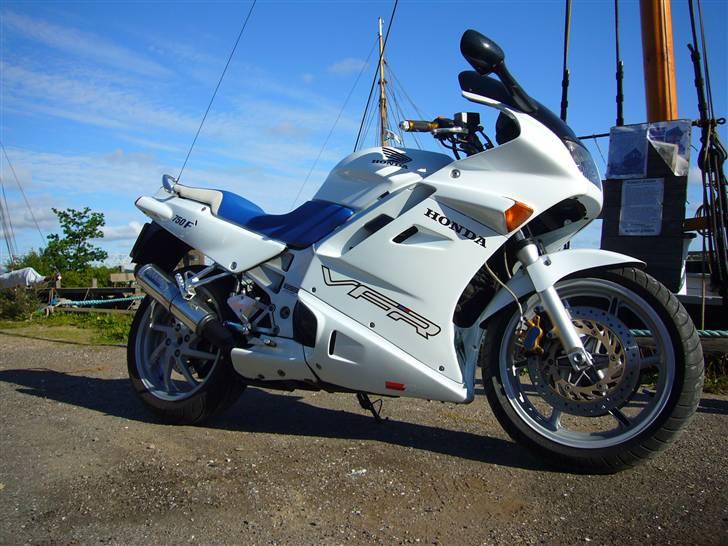 Honda VFR 750 F - RC36/1 SOLGT billede 3