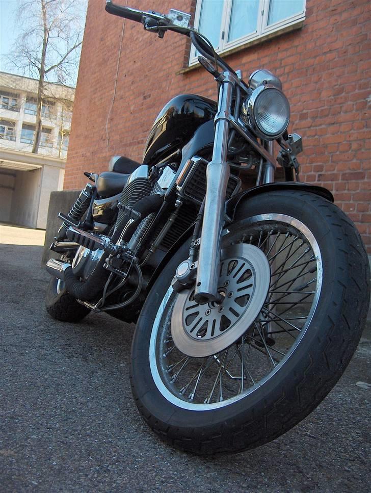 Suzuki (solgt) vs 1400 intruder billede 1