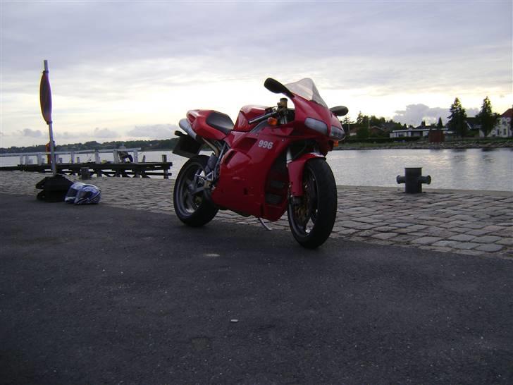 Ducati 996 TOTALSKADET billede 3
