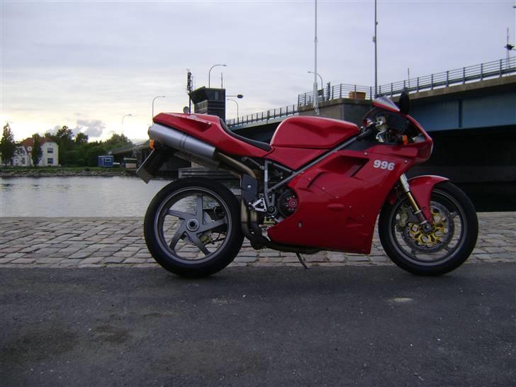 Ducati 996 TOTALSKADET billede 4
