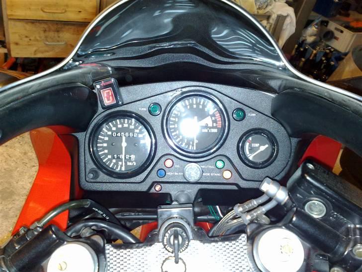 Honda CBR 600 F3 PC31 - gear indikator (øverst til venstre over speedometer) billede 11