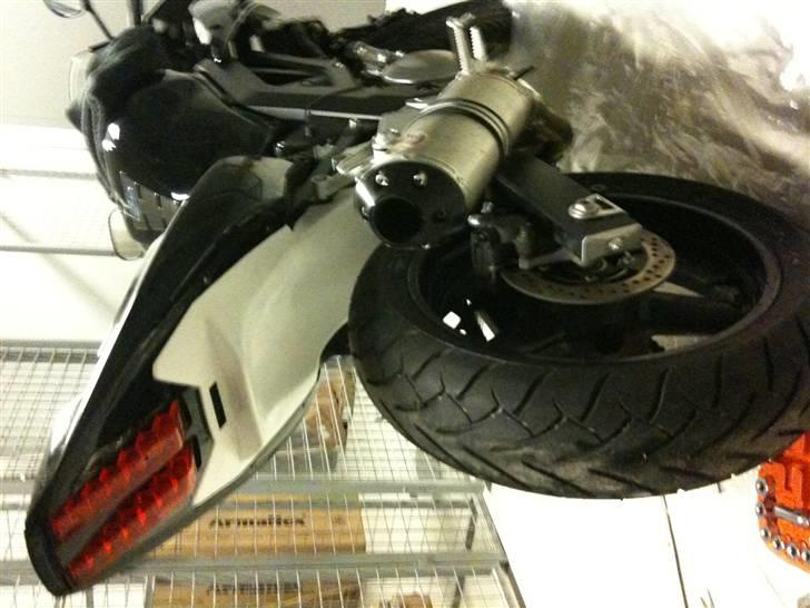 Suzuki sv 650sk9 billede 2