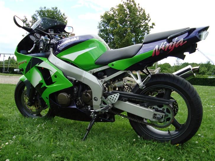 Kawasaki ZX6R *SOLGT* billede 2