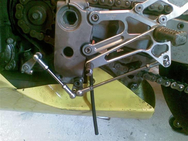 Honda CBR929RR - Omvendt gearskifte. Lidt tricks skulle der til. Virker perfekt billede 18