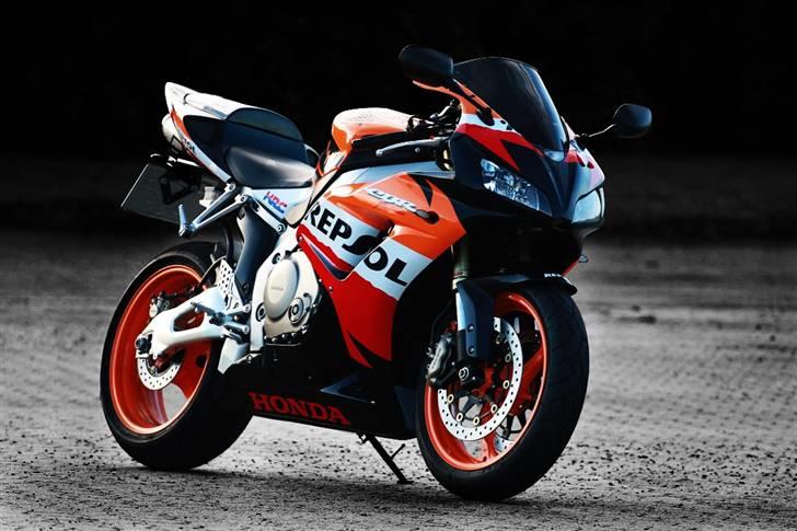 Honda CBR1000R• Repsol •  - Skriv hvis du gerne vil ha taget billeder af DIN mc :o)  billede 1