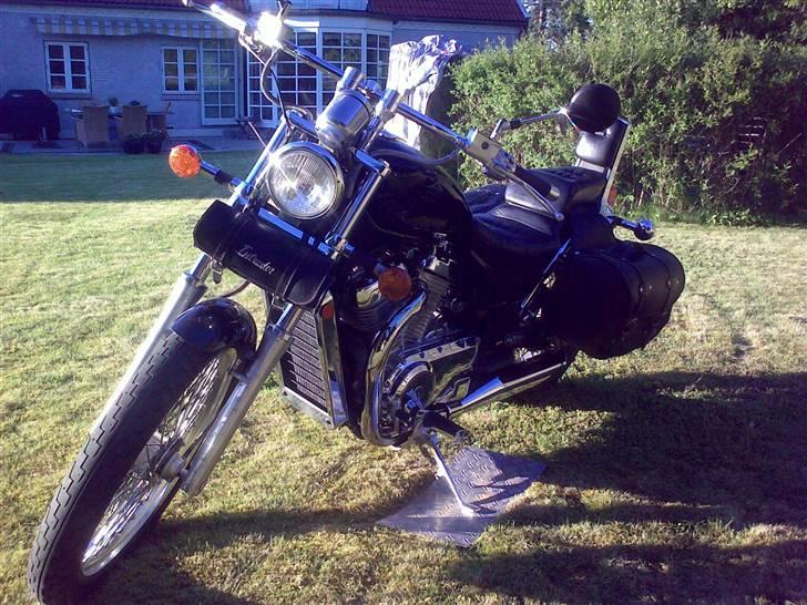 Suzuki Intruder VS800 billede 5