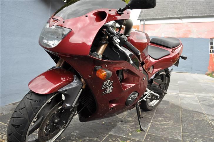 Kawasaki ZXR 400 billede 10