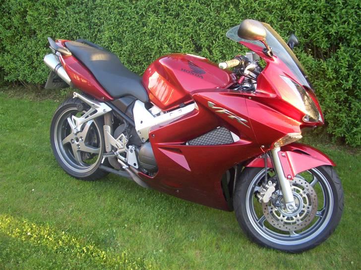 Honda VFR 800A VTEC - SOLGT billede 1