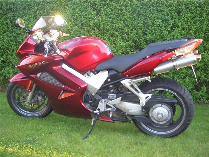 Honda VFR 800A VTEC - SOLGT billede 2