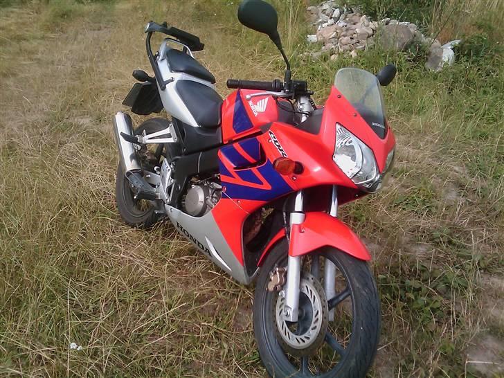 Honda CBR 125R ~DØD~ billede 2