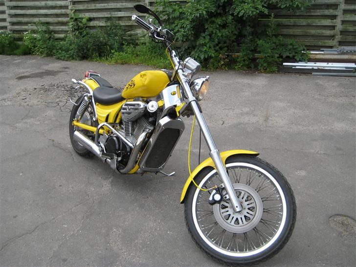 Suzuki VS800 Intruder - *Solgt* - Lidt fra siden billede 1