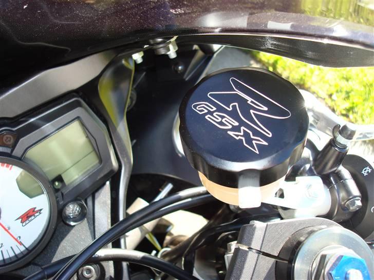 Suzuki GSXR 750 - Surt man ikke kan få sådan et dæksel til, at sidde som man vil... billede 10