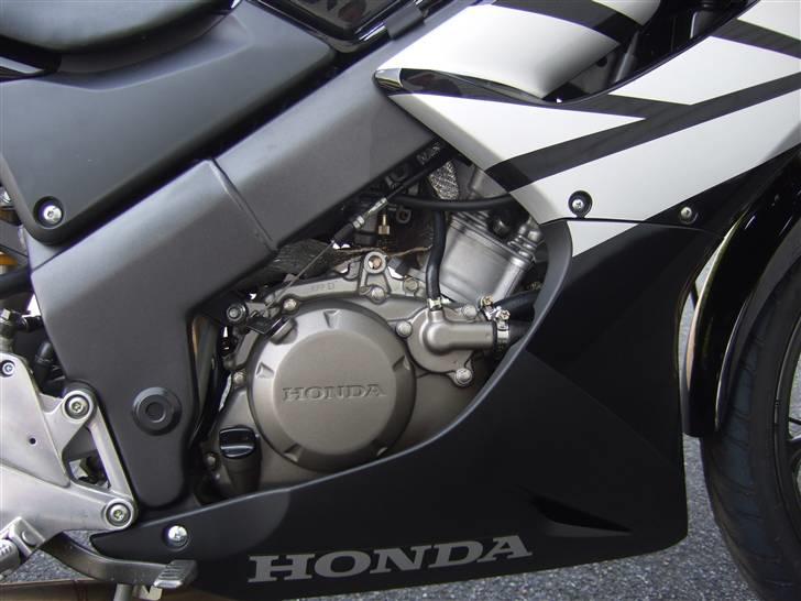 Honda CBR 125 R billede 4