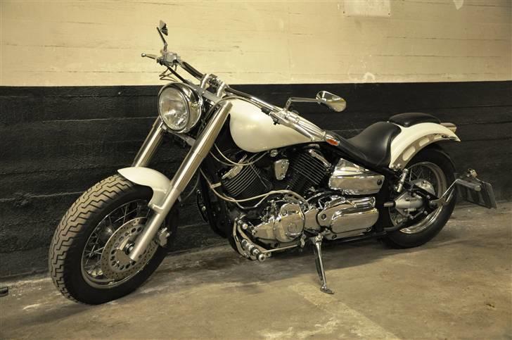 Yamaha xvs 1100 Dragstar classic - Så er hun klar til sommeren, ventiler er justeret og det eneste der mangler er et olieskifte billede 1