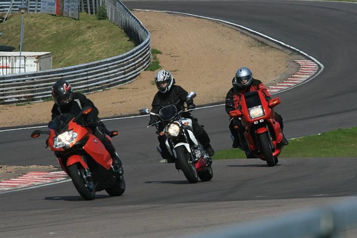 Suzuki Gladius sfv 650-solgt - Mit første mestersvinger kursus i Knutstorp billede 4