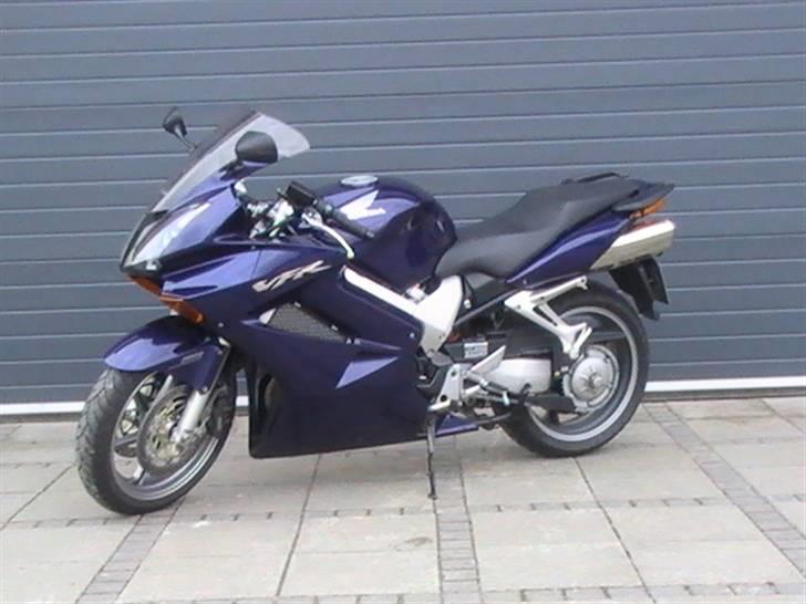 Honda VFR 800 Vtec billede 2