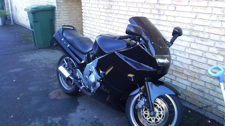 Kawasaki zzr 600 (zx600d) solgt billede 2