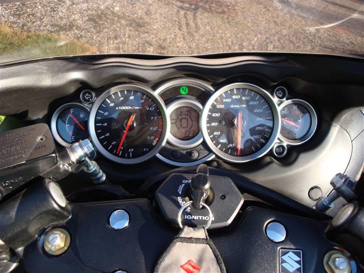 Suzuki GSX 1300 R Hayabusa *Solgt* billede 5