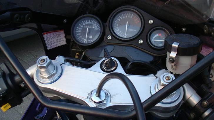 Suzuki gsxr 750 w(solgt) billede 13