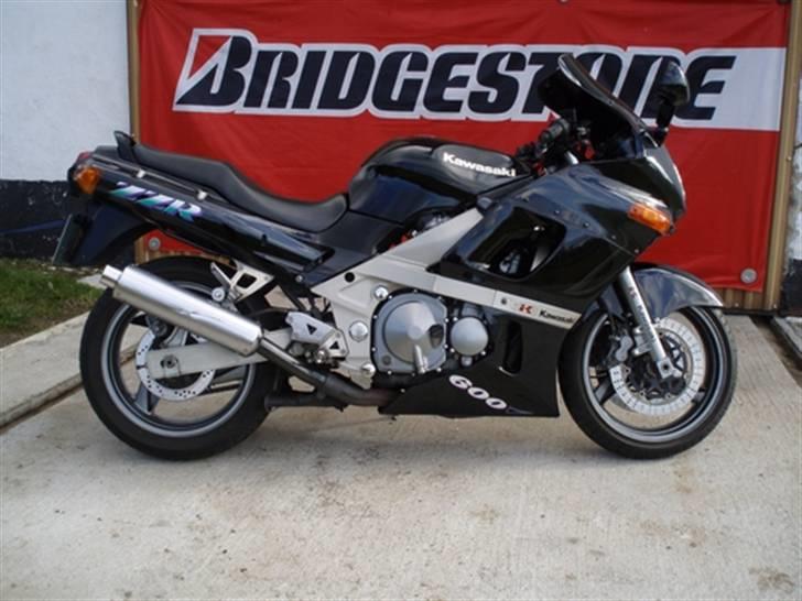 Kawasaki ZZR 600 E - Inden stellet blev lakeret billede 3