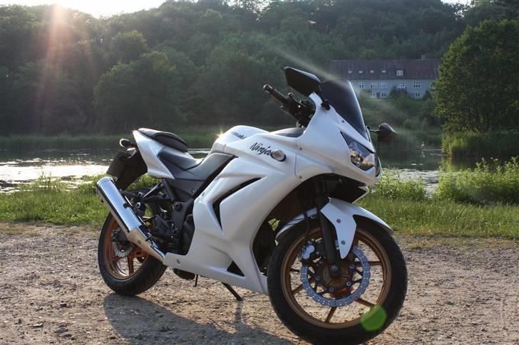 Kawasaki Ninja 250R (SOLGT) billede 1