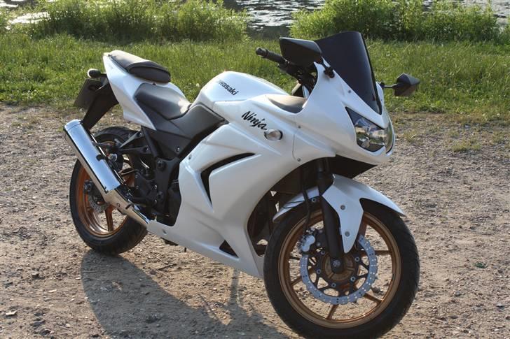 Kawasaki Ninja 250R (SOLGT) billede 13