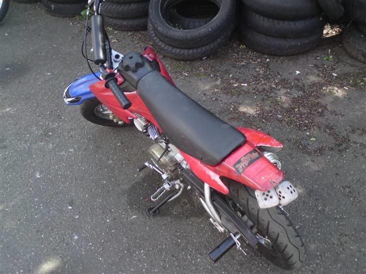 {{currentPhoto.altText}} billede {{currentPhoto.number}}