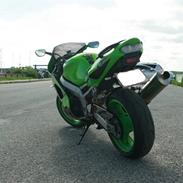 Kawasaki ZX9R