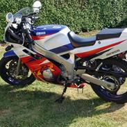 Yamaha FZR 600 Us Solgt