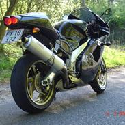 Aprilia RSV 1000