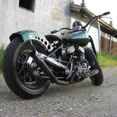 Harley Davidson WLC - Traditionel Bobber