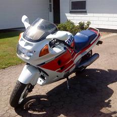 Honda cbr 1000f