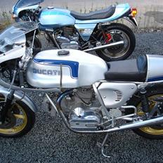 Ducati 900 SS