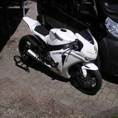 Honda CBR1000RR (solgt)