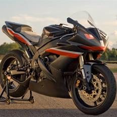 Yamaha YZF R1 Baneged