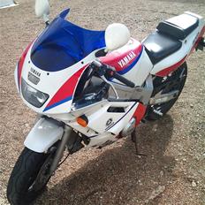 Yamaha fzr 600