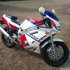 Yamaha fzr 600