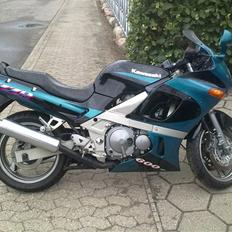 Kawasaki zzr 600  solgt