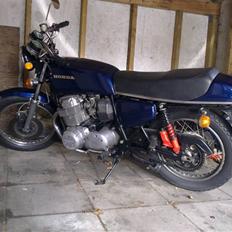 Honda cb 750 f1