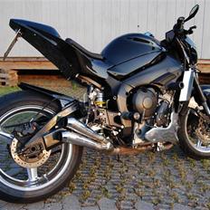 Yamaha R1 Streetfighter SOLGT