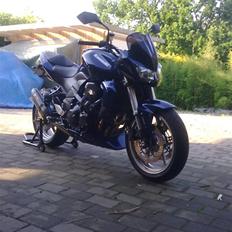 Kawasaki - Z750