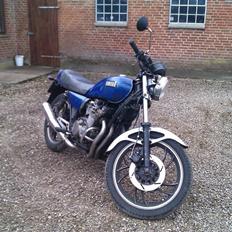 Yamaha           XJ 550 4V8 Type