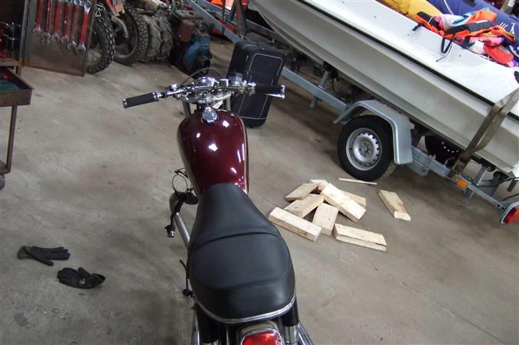 Yamaha xs 650 - et godt gammelt sæde. men der er plads til knægten. så han er glad :-) billede 4