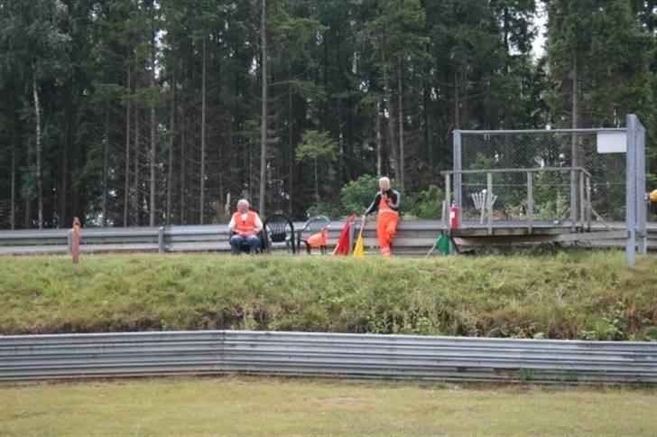 Yamaha R6 Knallerten - Uden knallert kan man jo også deltage til lidt trackday´z... c",) billede 13