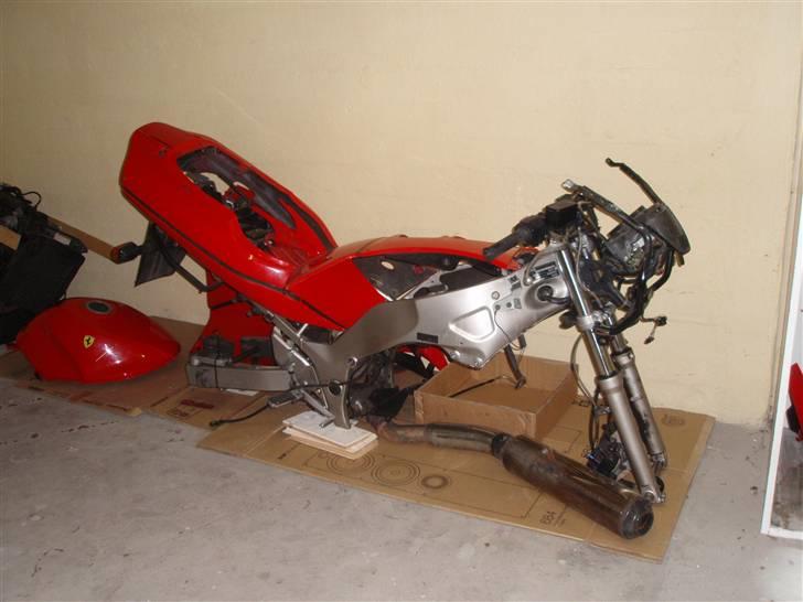 Suzuki RF 600 R billede 9