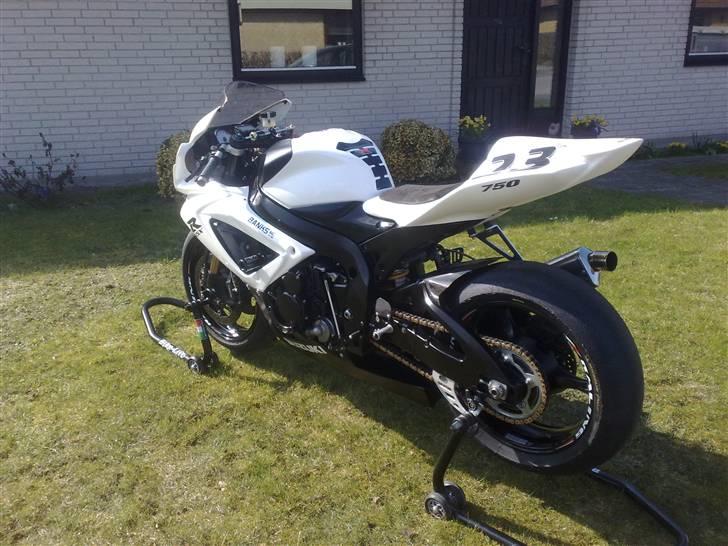 Suzuki GSXR 750 K7 BANERACER. SOLGT 8/10-12 billede 6