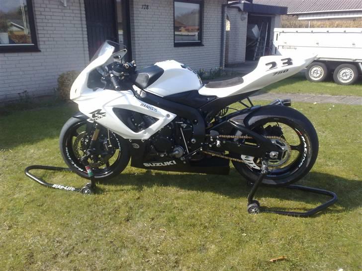 Suzuki GSXR 750 K7 BANERACER. SOLGT 8/10-12 billede 12