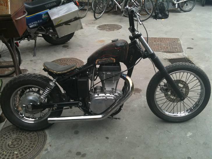 Suzuki Ls 650 "bobber" - Med prøve tank....orginalen er ved maleren. billede 9