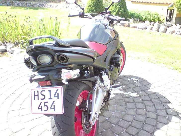 Suzuki GSR billede 5